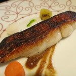 レストラン コバヤシ - 市場より本日の鮮魚　静岡県産キンメダイのコンポソジャ　フレンチ風西京味噌漬け焼き　（相方）　アップ