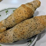 Ag:re bread - 自家製ハーブバターの塩パン