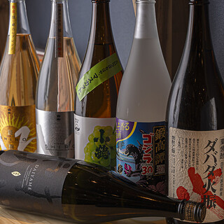 旬の厳選酒が約40種