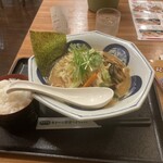 リンガーハット - 料理写真:レンゲの向き違うだろう…