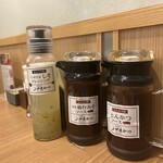 とんかつ 伊達かつ - ソース　ドレッシング