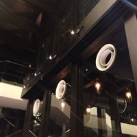 Fish Bank TOKYO - 内装はシックでこだわり満載