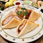 パブ＆ダイニングバー ベアー - 