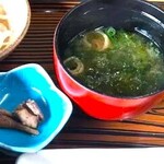 四万十屋 - あおさ汁と肝焼き