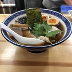 Niboshi Ramen Ikkyuu - 味玉中華そば、1,100円。