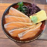 波の - 炙りサーモン丼