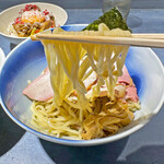 うずとかみなり - 自家製麺の中太ストレート麺