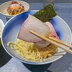 うずとかみなり - 腕肉吊るし焼きチャーシューの塩その②