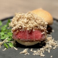 焼肉うしごろ 池袋店 - 和牛ヒレカツのトリュフチーズバーガー