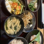 Restaurant＆Bar Shiki - コメも2種類、ドレッシングで唐揚げも味変可能