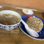 ラーメンあきば - 半チャーハン＋スープ