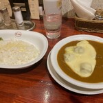 欧風カレー ボンディ 神保町本店 - ビーフカレー　チーズのせ