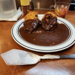 カレーの南海 - メンチカツカレー大辛の辛め+ポテト玉子コロッケ　930円+200円