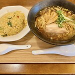 町中華 昇福 - 醬油ラーメン＋半チャーハン