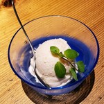 Ginshari Meshi To Sakana Banya Bettei - いちじくのアイスクリーム　250円