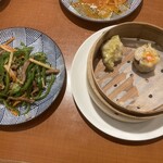 551蓬莱 - 青椒肉絲と点心