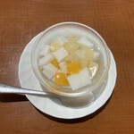 551蓬莱 - 杏仁豆腐