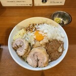 ラーメン BooBoo太郎。 - 小ラーメン汁なし＋すだち、アレ