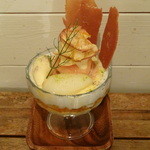 ニコラ - 今月のパフェ（りんご）