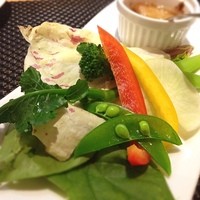 i profumi - お通し代わりのバーニャカウダ