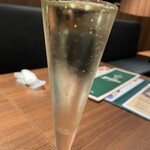 俺のフレンチ・イタリアン - 俺の・・名物なみなみ、乾杯できません絶妙な技