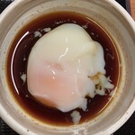 Karayama - 甘辛のタレに温玉が浮いています