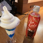 Furutsujusukajuusora - 那覇空港で買った琉球コーラと　　　　　　　　　　　　　　　　爽やかな空をイメージした『空のソフト』680円