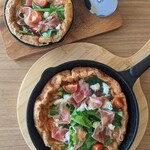 skillet pizza small
