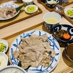 Anchisuteki Tororo Mugimeshi Butamaru - 