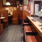 京都きん家 - 京都 きん家 ＠西葛西 店内 手前に掘り炬燵式の座敷席もあります