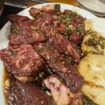 焼肉ホルモン 万千 - 