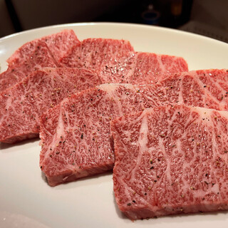 Carefully selected Japanese beef and fresh hormones sourced through a relationship of trust!