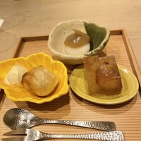 馬車道 大かわ - デザート3種
                    白玉もち　くりあん
                    洋梨のパイの実
                    クイーンルージュのワインゼリー
