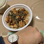 やきとりたけちゃん - R5.10.14再訪。^ ^  焼鳥丼にトリ皮(タレ)一本分を追加で。^ ^