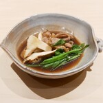 銀座呑小路やま岸 - 『京赤地鶏と松茸のすき焼き』