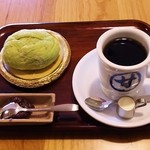 おかげ庵 - ブレンド珈琲（400円）、抹茶パン（モーニングサービス）