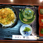 八百喜 - 清須ワングランプリ出展料理・信長かき揚げ天茶