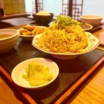 大衆中華酒場 ひよこ飯店 - ザーサイとスープも旨し！