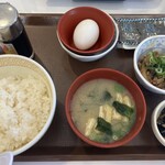 すき家 - 牛たまかけ朝食(¥390)