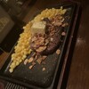 ウウト・カフェ - ステーキ、コーン盛り盛り！お肉柔らかくってレアで、ジューシーで赤がすすむー！