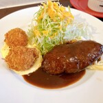 洋食レストラン ロッキー - ハンバーグステーキ&ホタテフライ（900円税込）