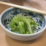 Maruhachi Tonkatsu Ten - キャベツの漬物