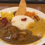 カンテグランデカレー サン広場店 - 