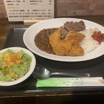 CURRYSHOP Echigoya - ステーキ+ヒレカツカレー、カップサラダ