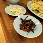 大衆酒場 諸星 - 昆布の佃煮と白菜漬け