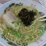 白龍ラーメン - 辛子高菜投入