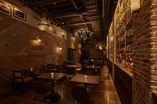 TOKYO Whisky Library - 