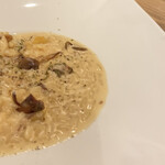 トラットリアイルポッツォ - ポルチーニ香るきのこのクリームリゾット