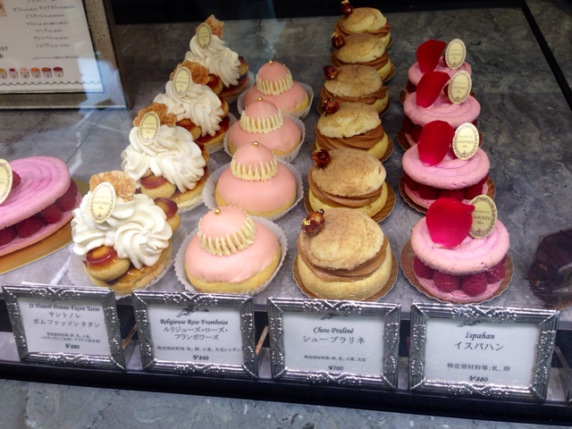 閉店 サロン ド テ ラデュレ Jr大阪三越伊勢丹 Salon De The Laduree 大阪 ケーキ 食べログ