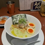 酒肴場 屯 - 【限定】貝出汁昆布水×青森産毛豆（枝豆）冷やしらぁ麺¥1250、さば棒寿司¥250